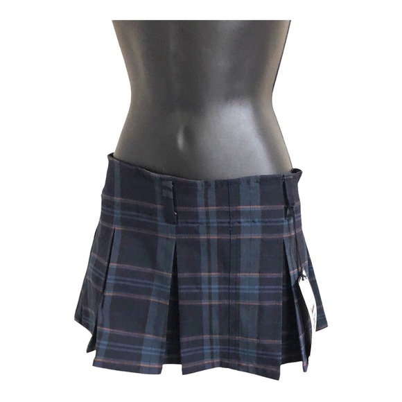 Almost Famous navy blue Plaid Pleated‎ Mini Skort size XL new - Picture 13 of 16